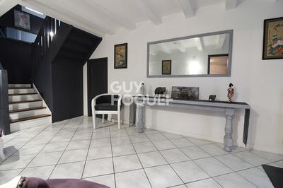 Maison - 180 m² - 7 pièces