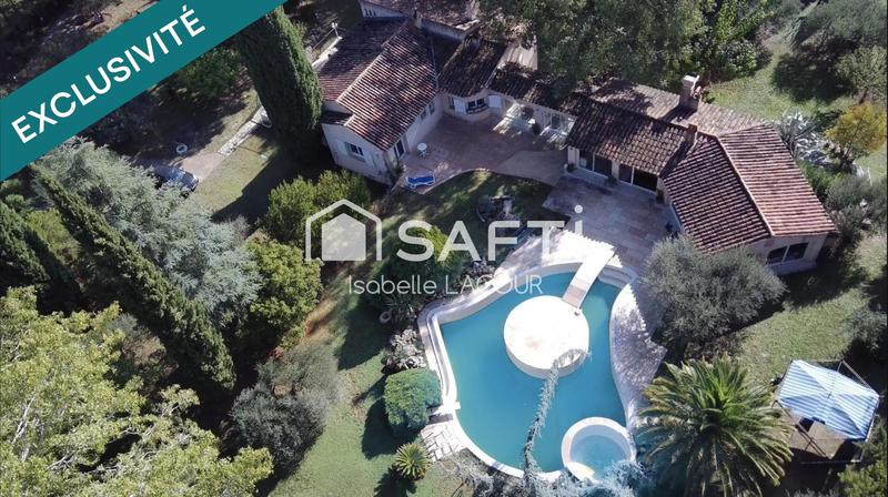 Villa - 260 m² - 6 pièces