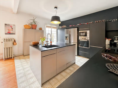 Maison - 210 m² - 8 pièces