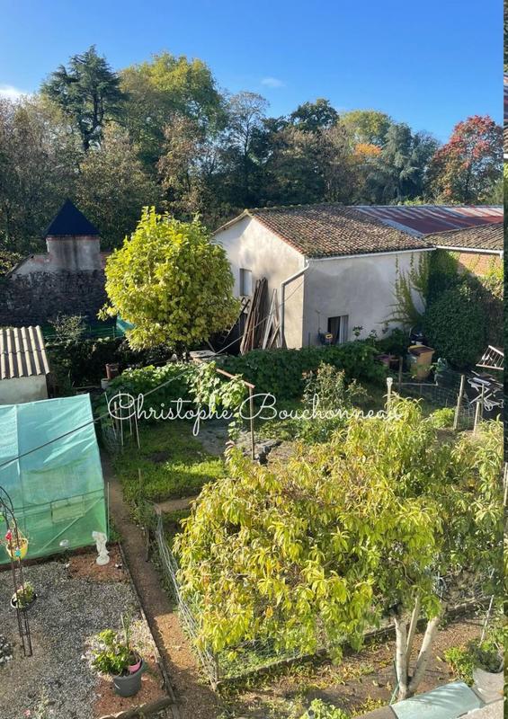 Maison - 296 m² - 17 pièces