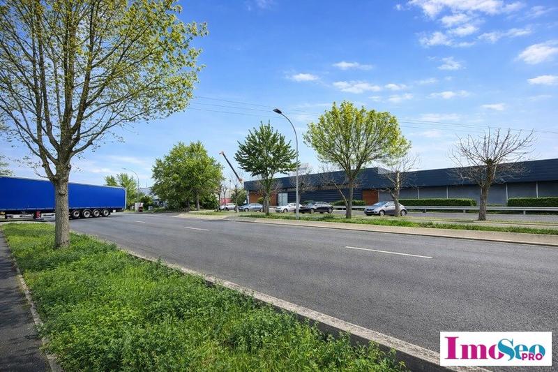 Local d'activité / Entrepôt - 3 350 m²