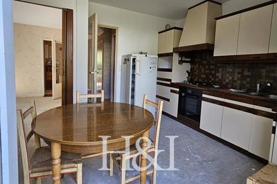 Propriété - 104 m² - 6 pièces