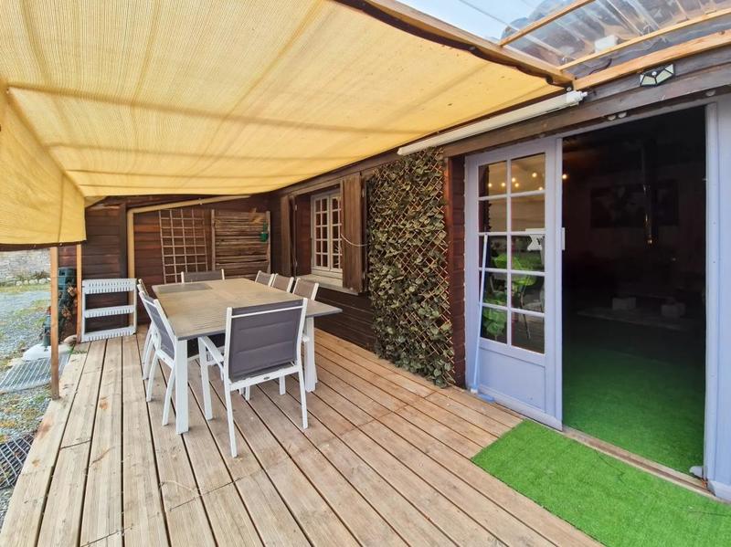 Maison - 230 m² - 6 pièces