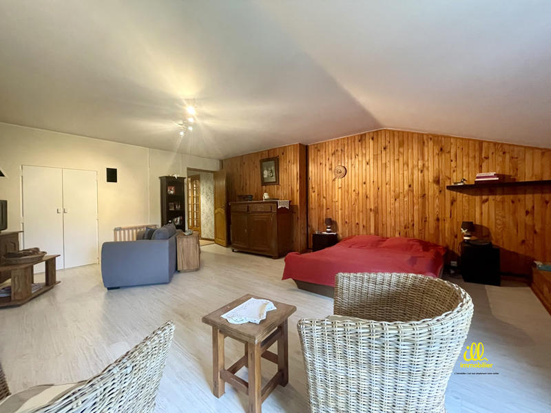 Maison - 212 m² - 7 pièces