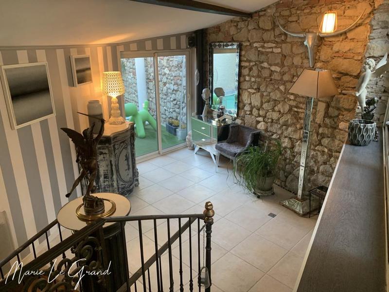 Maison - 238 m² - 4 pièces
