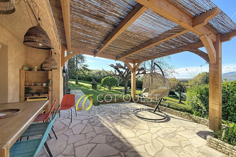 Maison - 305 m² - 7 pièces