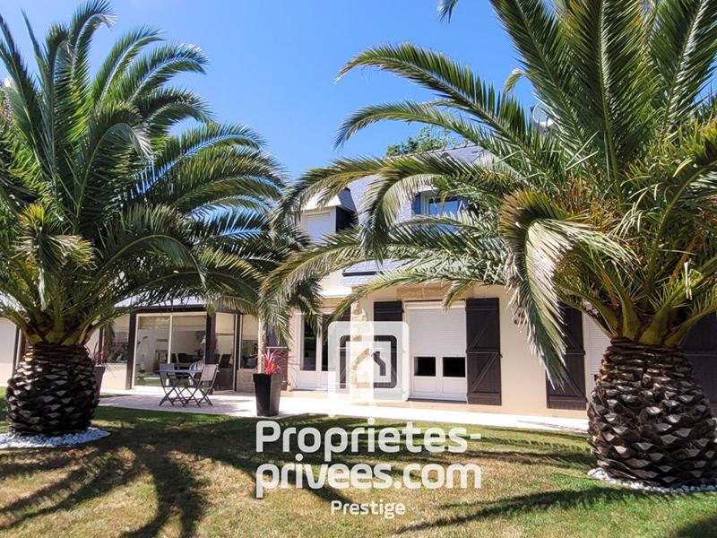 Demeure - 196 m² - 6 pièces