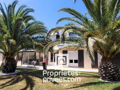 Demeure - 196 m² - 6 pièces