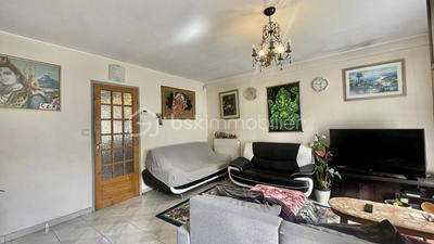 Maison traditionnelle - 97 m² - 5 pièces