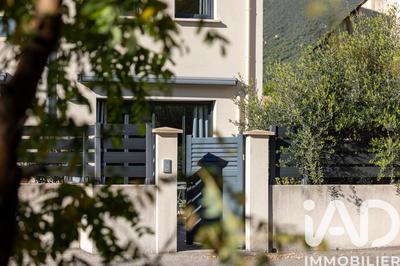 Appartement - 94 m² - 3 pièces