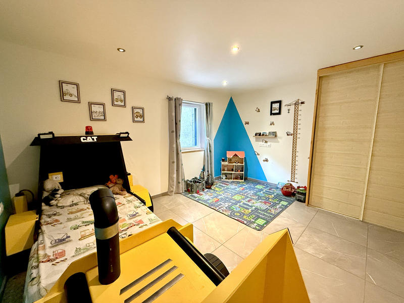 Maison - 185 m² - 5 pièces