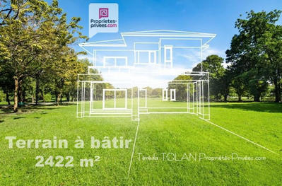Terrain constructible - 2 422 m²