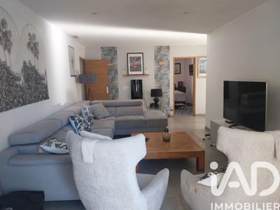 Maison - 205 m² - 7 pièces