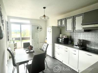 Appartement - 77 m² - 4 pièces