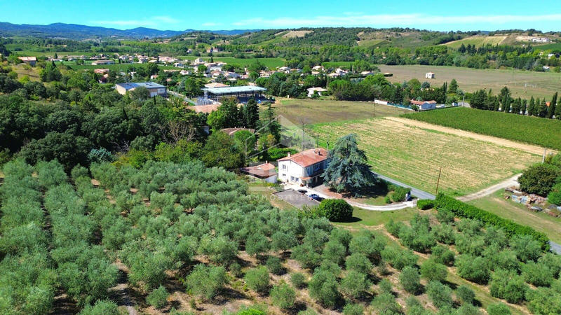 Maison - 215 m² - 7 pièces