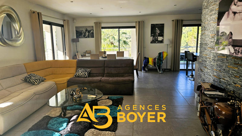 Appartement - 143 m² - 5 pièces