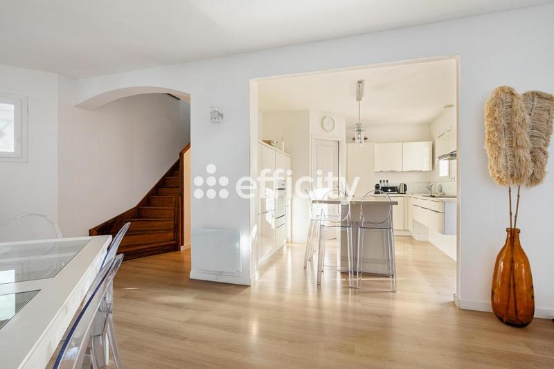 Maison - 160 m² - 8 pièces