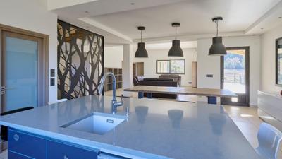 Maison - 281 m² - 7 pièces