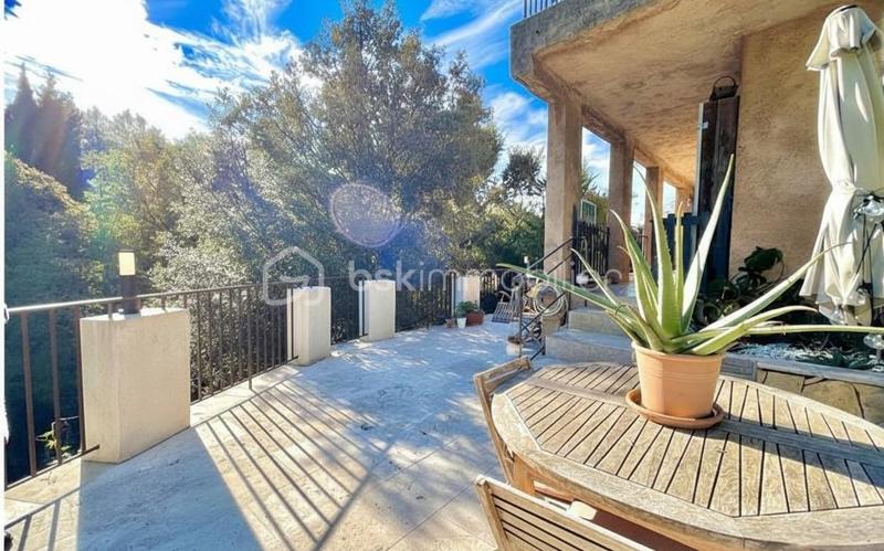 Appartement - 80 m² - 3 pièces