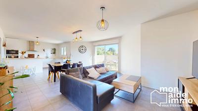 Maison - 101 m² - 5 pièces