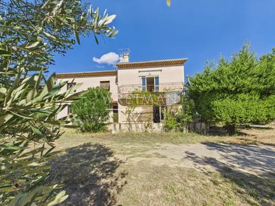 Villa - 192 m² - 8 pièces