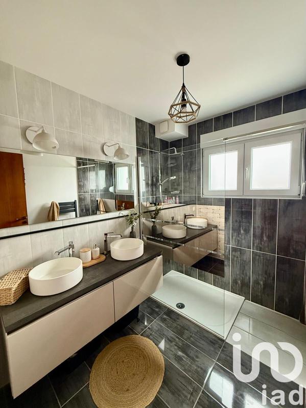 Maison - 120 m² - 5 pièces