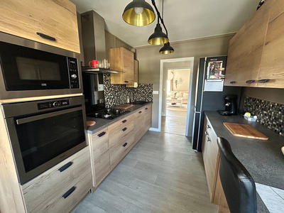 Appartement - 94 m² - 5 pièces