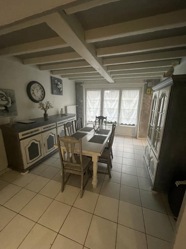 Maison - 152 m² - 9 pièces