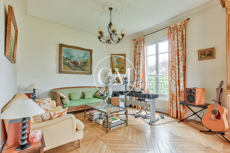 Maison - 205 m² - 6 pièces