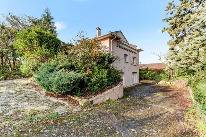 Maison - 185 m² - 7 pièces