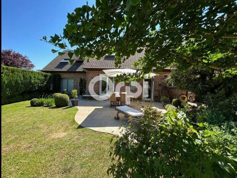 Maison - 210 m² - 6 pièces