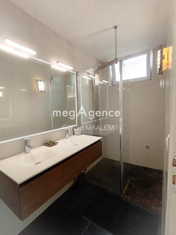 Maison - 250 m² - 7 pièces