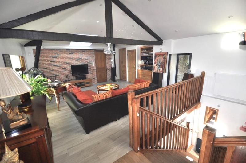 Propriété - 330 m² - 12 pièces