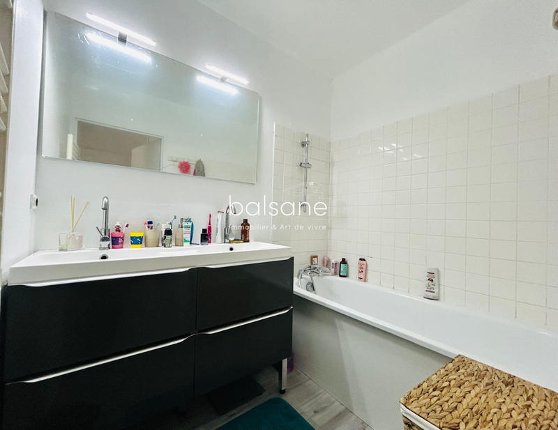 Appartement - 82 m² - 4 pièces