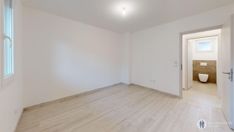 Appartement - 100 m² - 4 pièces