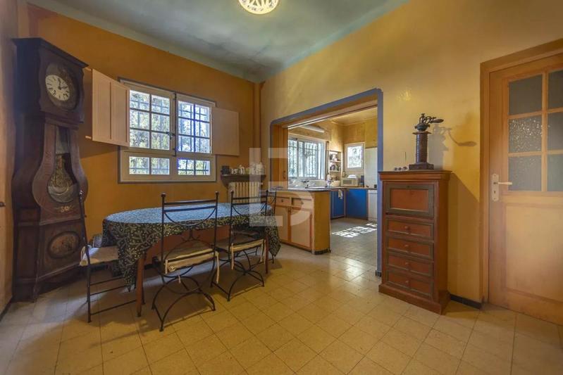 Maison - 322 m² - 10 pièces