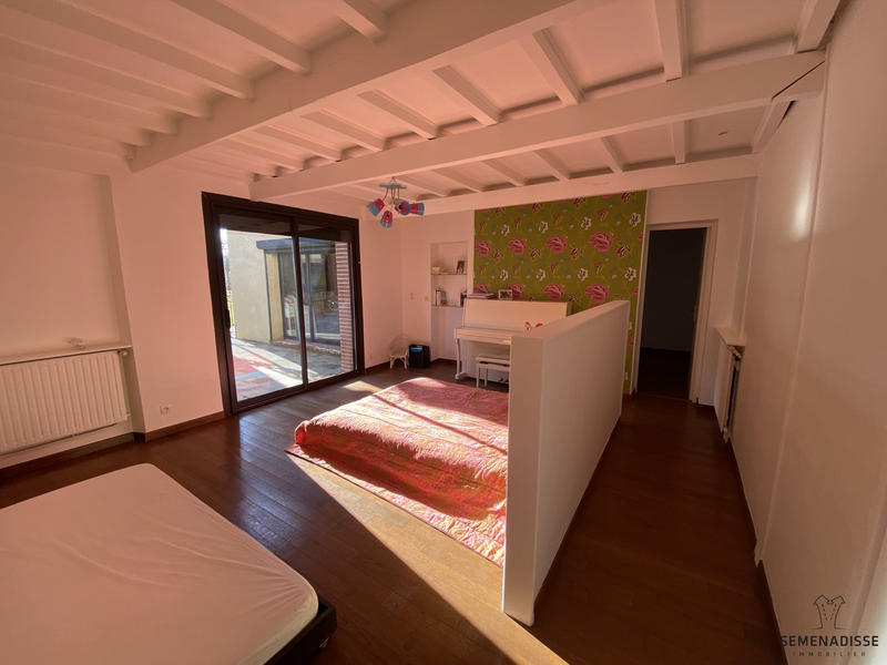 Maison traditionnelle - 327 m² - 5 pièces