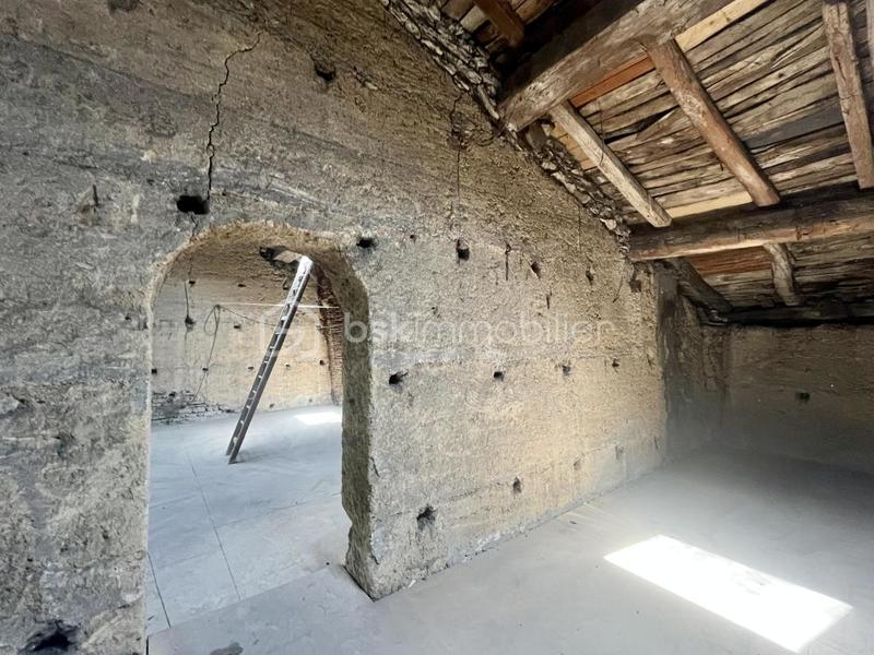 Appartement - 120 m² - 1 pièce