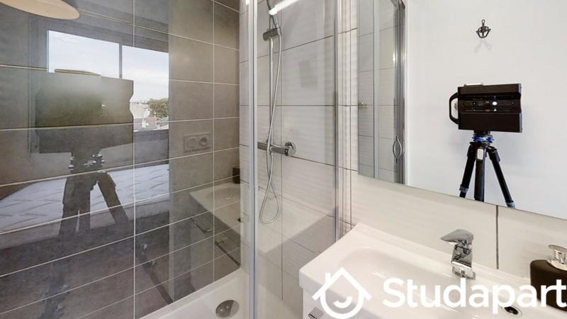 Chambre - 11 m² - 1 pièce