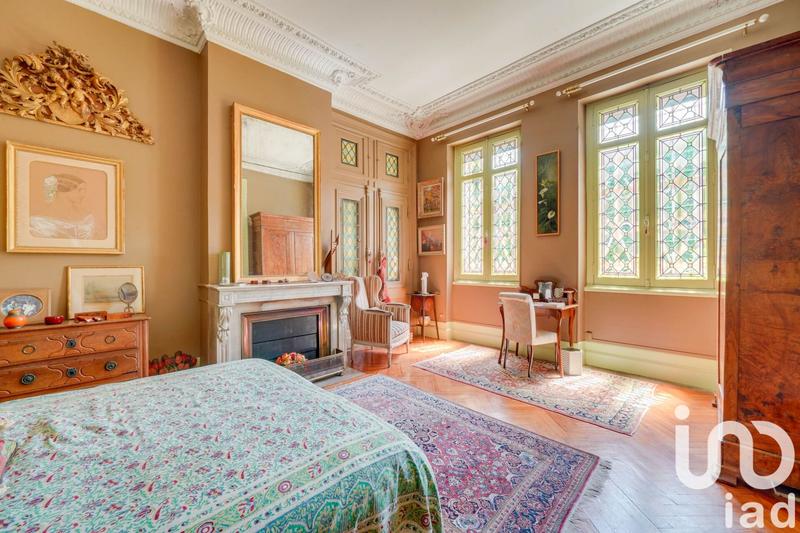 Maison - 306 m² - 9 pièces