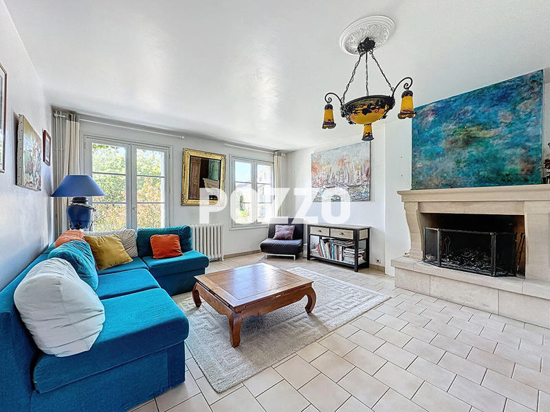 Maison - 263 m² - 10 pièces