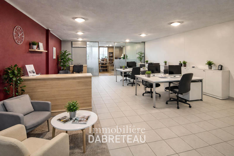 Local commercial - 93 m² - 3 pièces