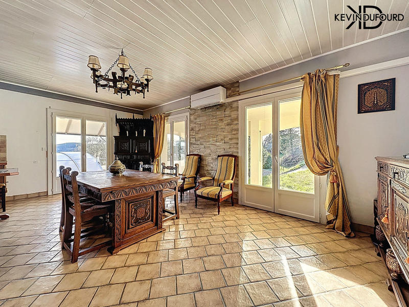 Maison - 110 m² - 6 pièces