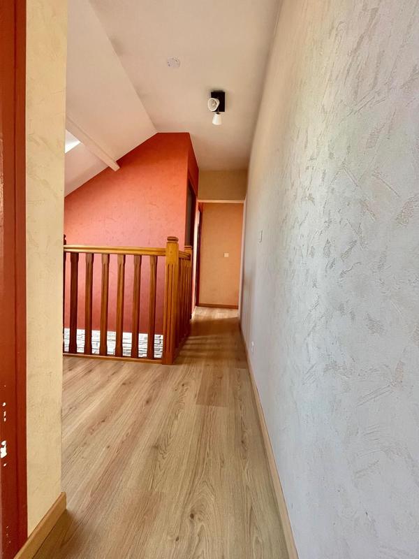 Maison - 140 m² - 9 pièces