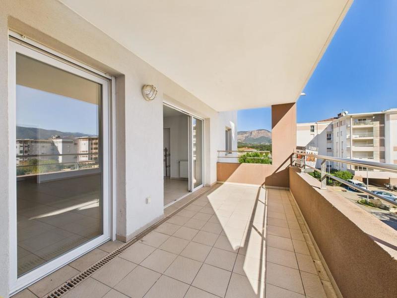 Appartement - 79 m² - 4 pièces