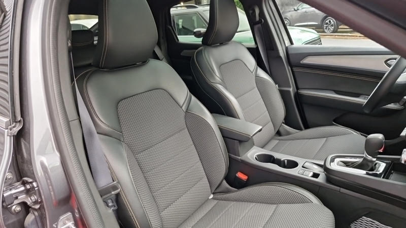 Renault Arkana E-Tech 145 - 23 Techno