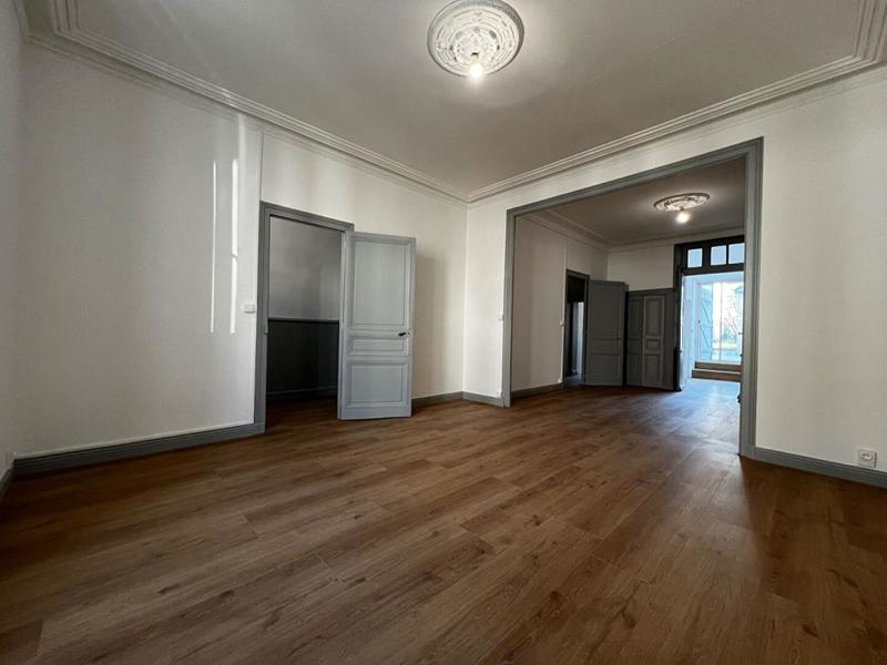 Maison - 135 m² - 9 pièces