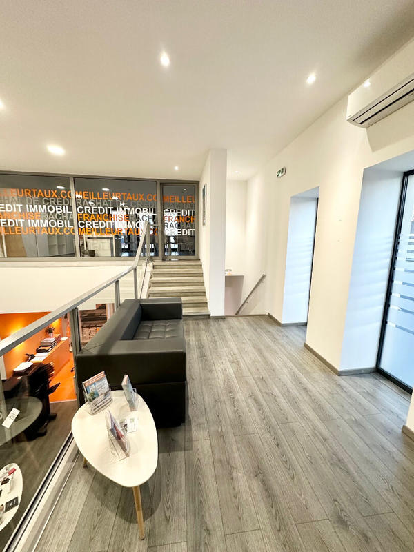 Local commercial - 168 m² - 5 pièces