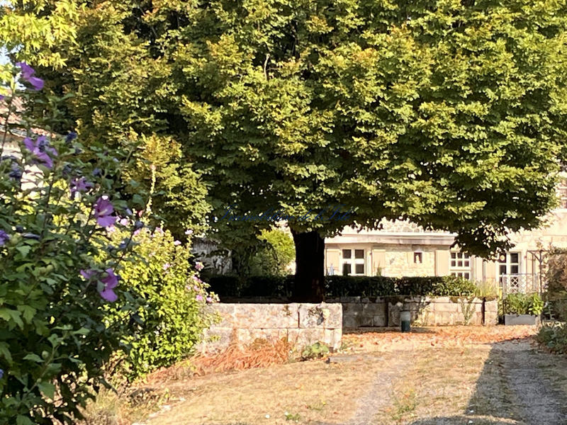 Maison - 239 m² - 7 pièces