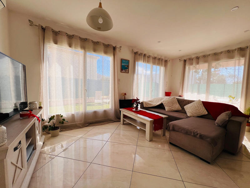 Maison - 95 m² - 4 pièces